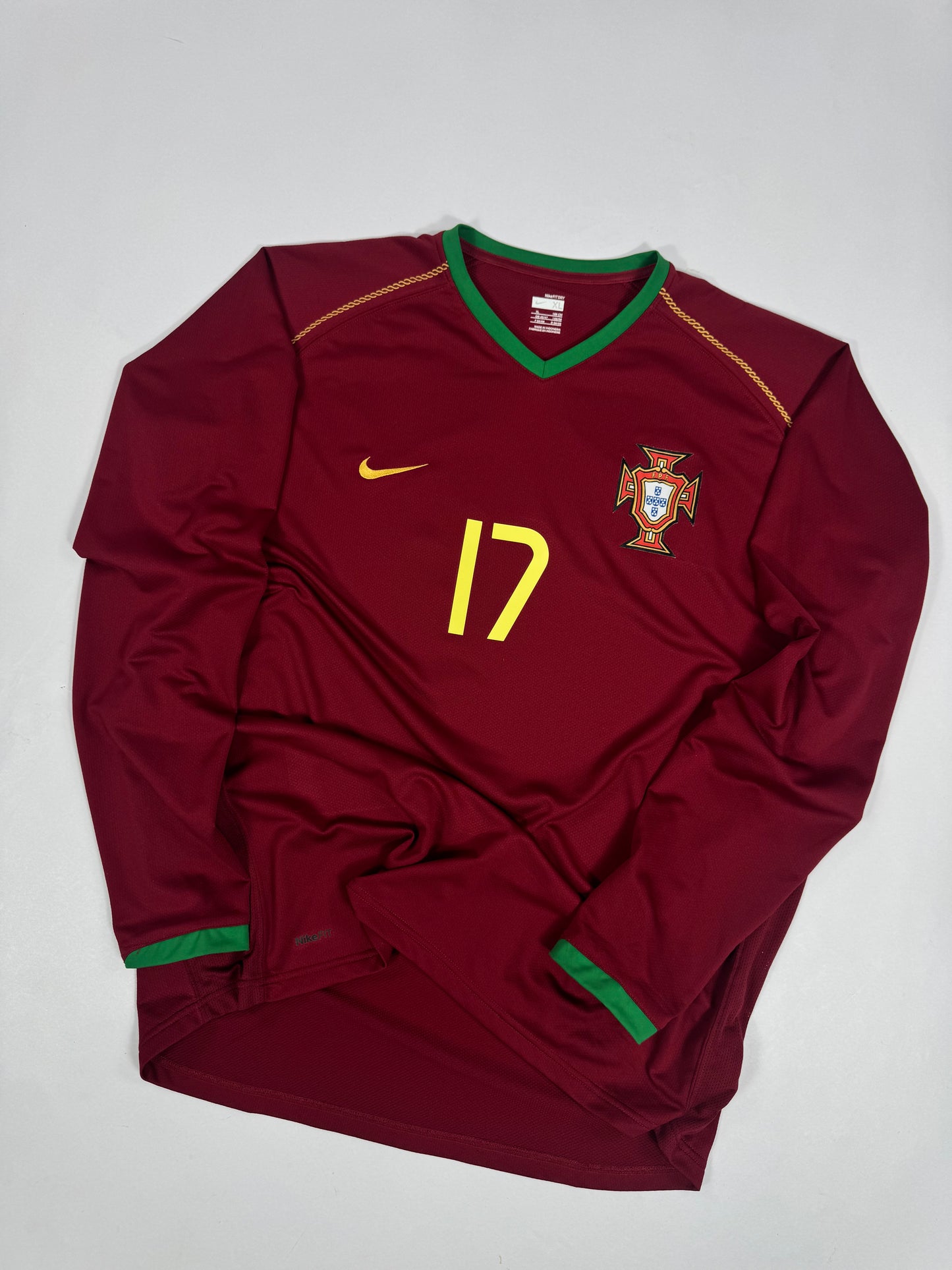 2006 NIKE PORTUGAL LONG SLEEVE HOME KIT CRISTIANO RONALDO 17-(XL)
