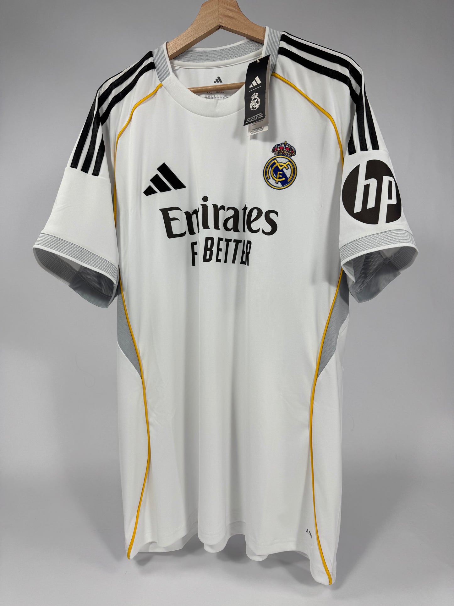 2025/26 ADIDAS REAL MADRID HOME JERSEY VALVERDE 8 XXL-(NEW WITH TAGS)