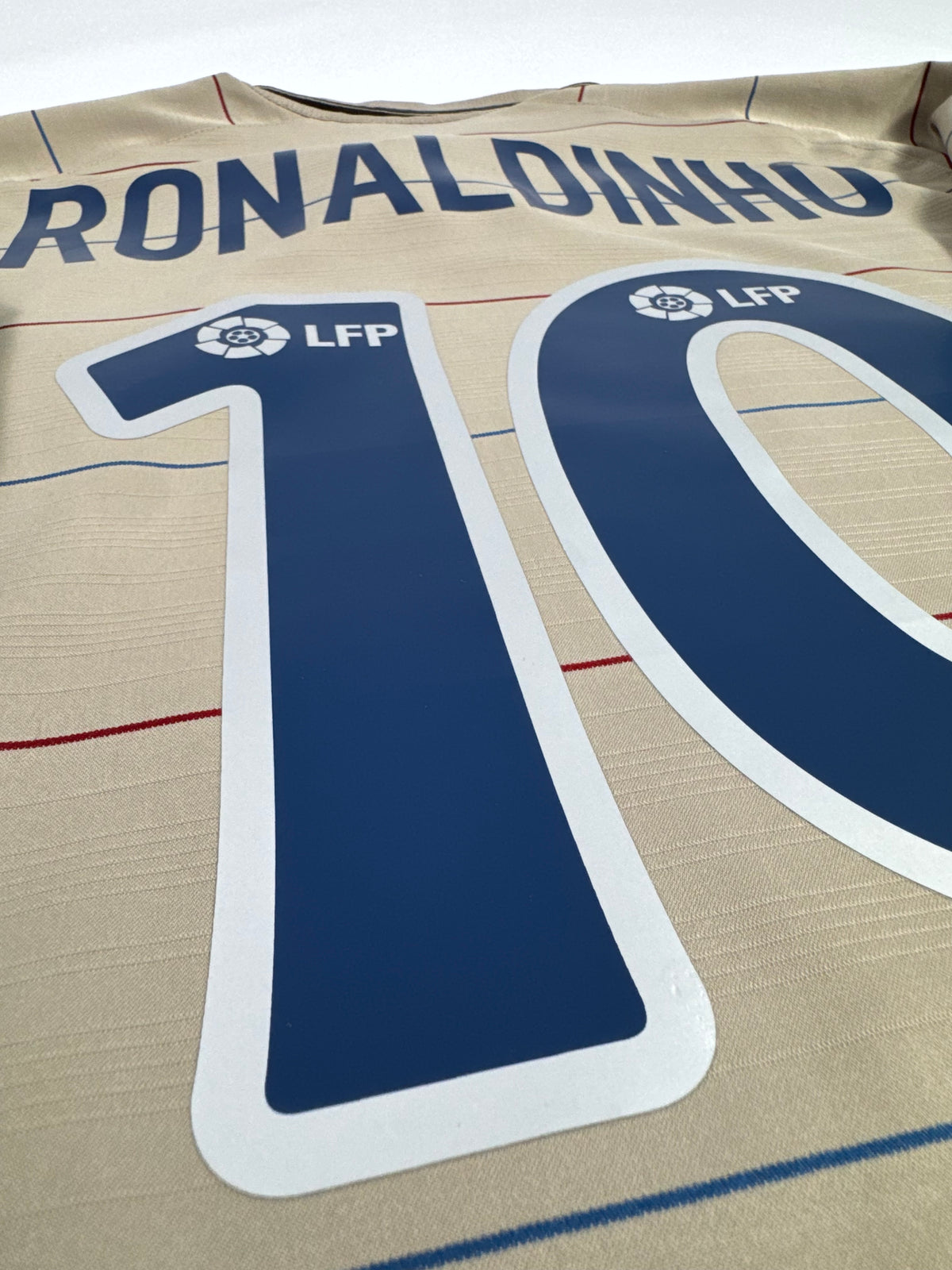 2003/04 NIKE FC BARCELONA AWAY JERSEY RONALDINHO 10 (XL)