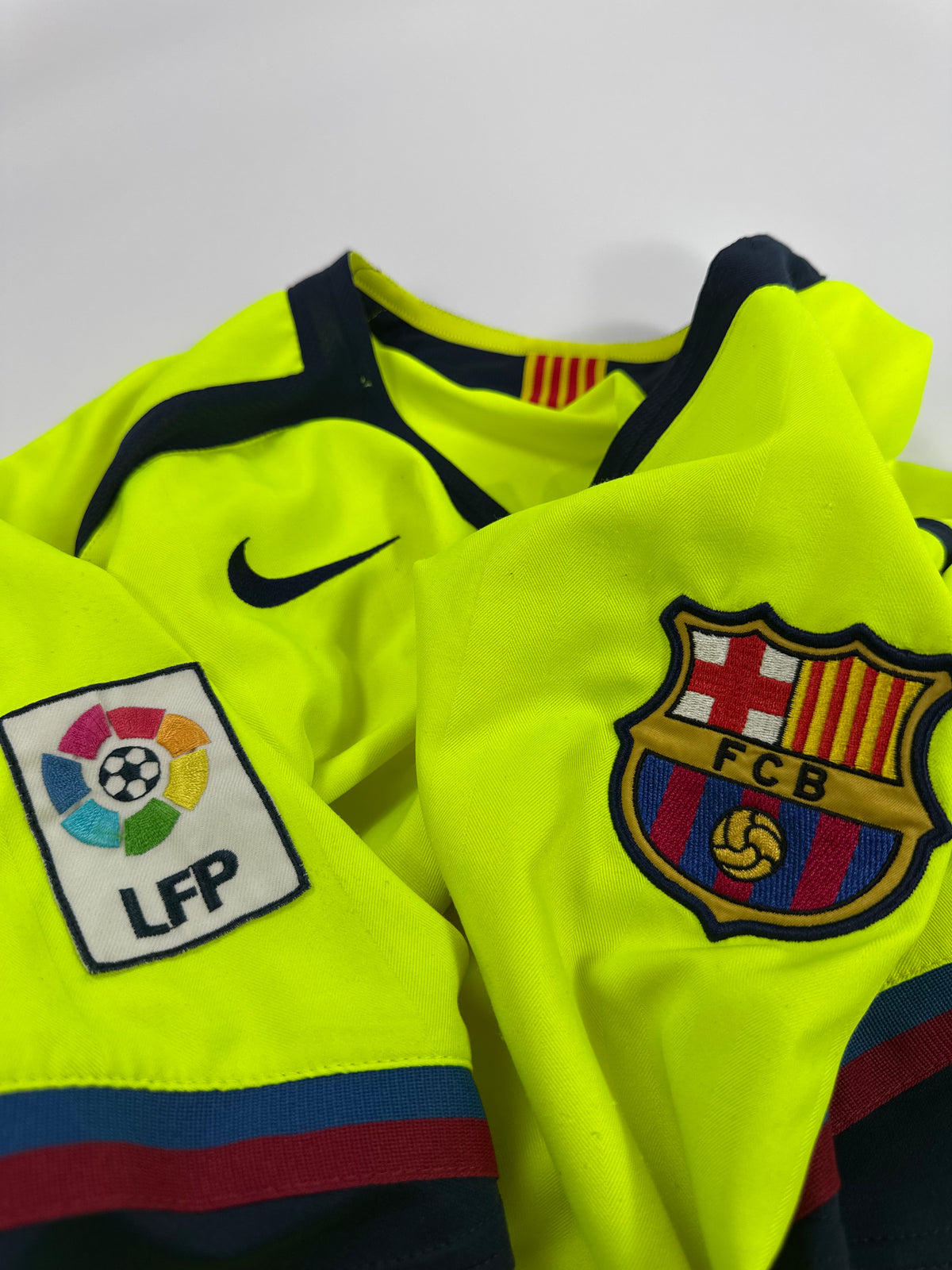 2005/06 NIKE T90 FC BARCELONA AWAY JERSEY RAF MARQUEZ 4 (L)