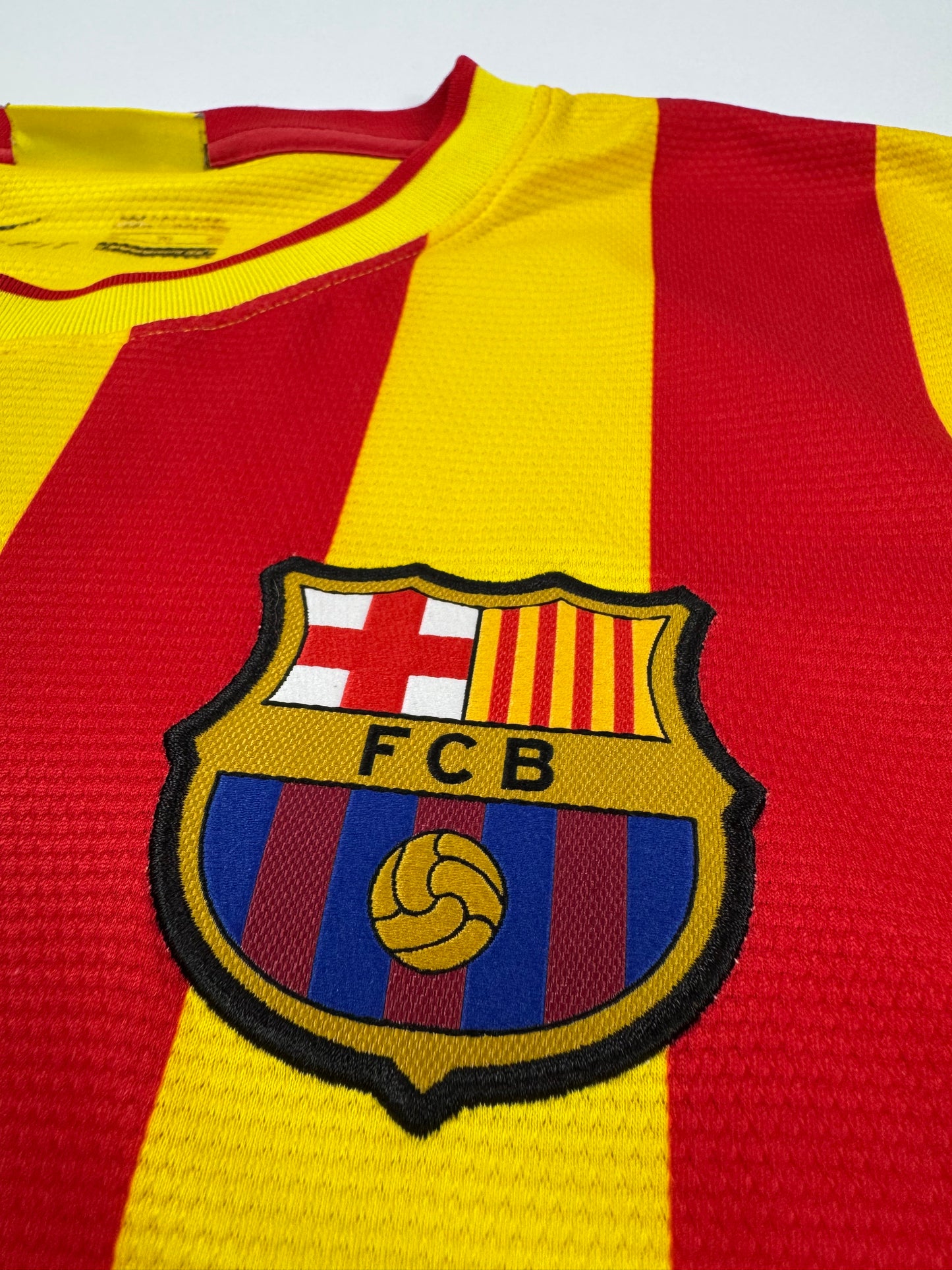 2013/14 NIKE FC BARCELONA AWAY JERSEY XAVI HERNANDEZ 6 (XL)