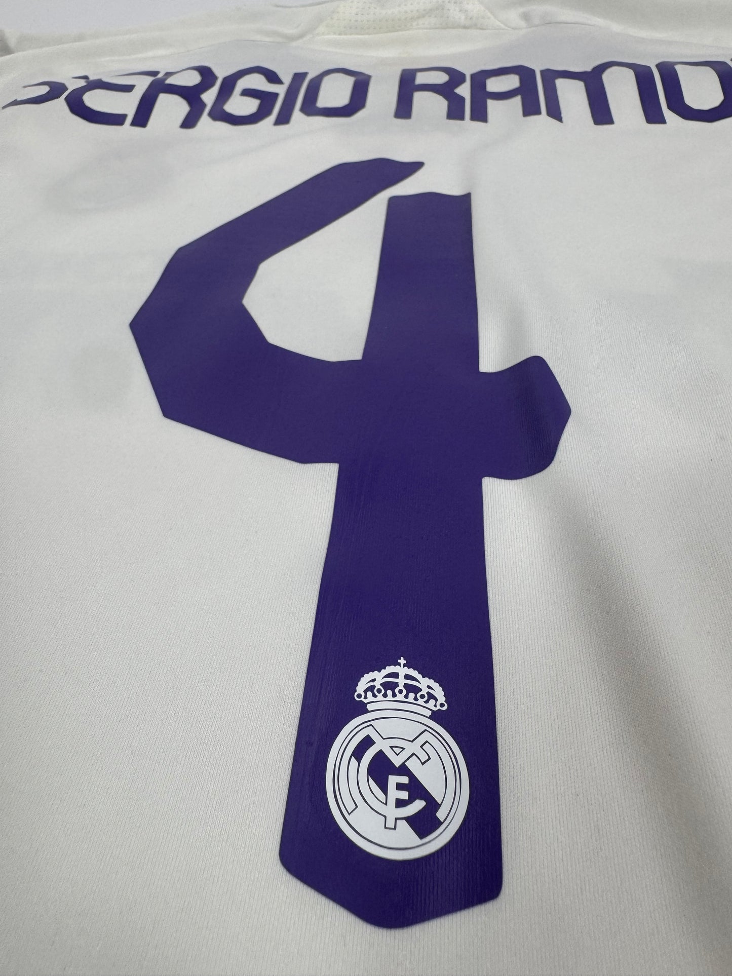 2007 ADIDAS REAL AMDRID HOME JERSEY SERGIO RAMOS 4 (XL)