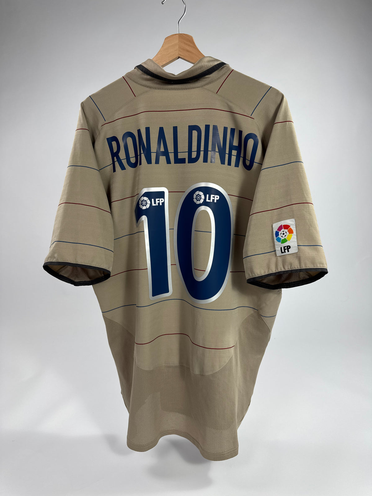 2003/04 NIKE FC BARCELONA AWAY JERSEY RONALDINHO 10 (XL)