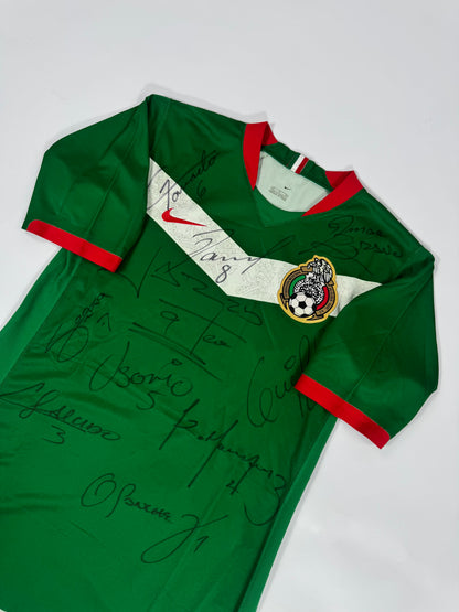 2006 NIKE PLAYER ISSUE MEXICO HOME JERSEY SIGNED BY SQUAD (M) UTILERIA NOT SOLD IN STORES