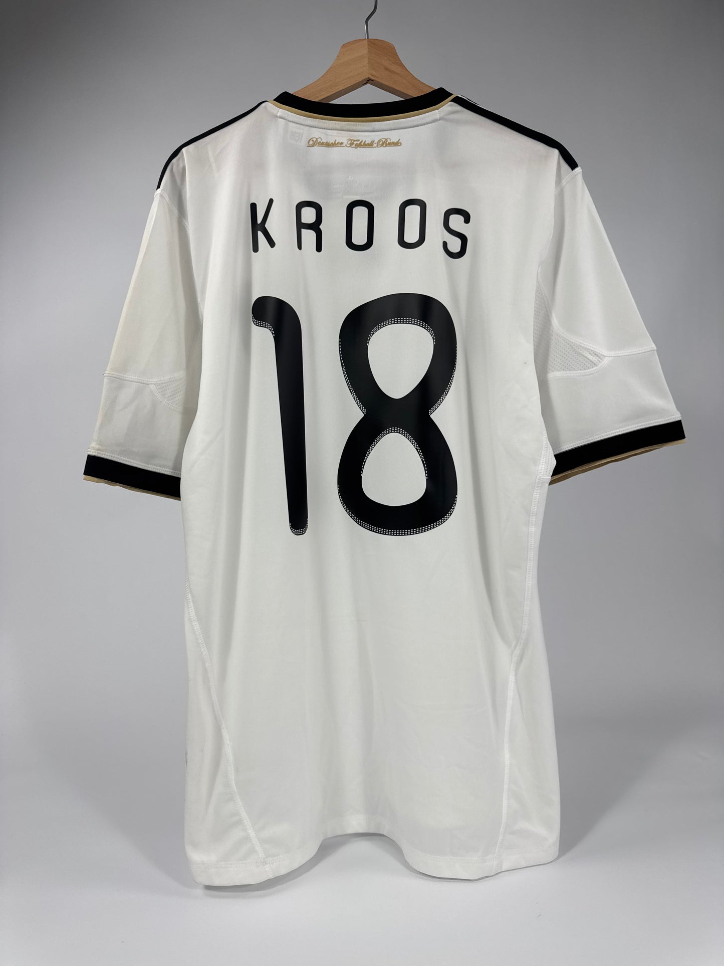 2010 ADIDAS GERMANY HOME JERSEY KROOS 18 (L)