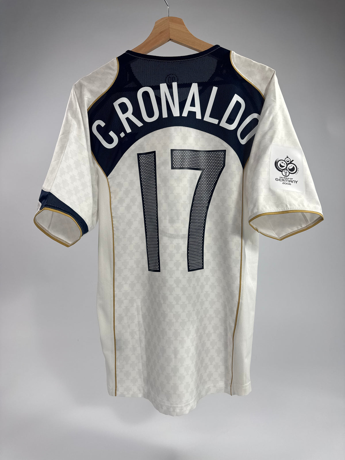 2004/05 NIKE T90 PORTUGAL AWAY JERSEY CRISTIANO RONALDO 17 (M)