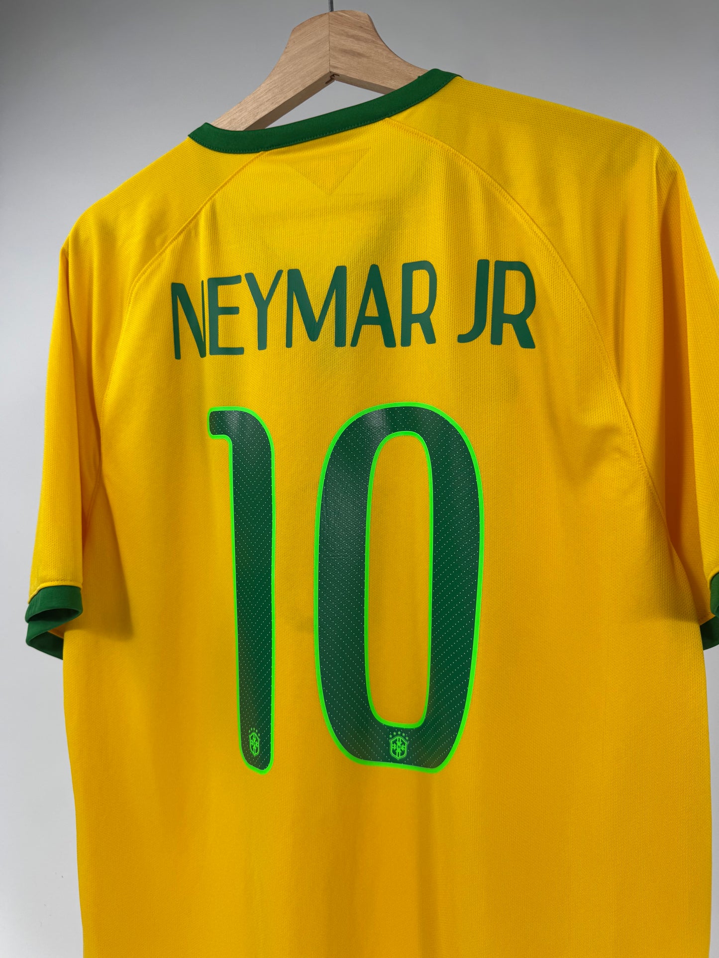 2014 NIKE BRAZIL HOME JERSEY NEYMAR JR 10 (LARGE)
