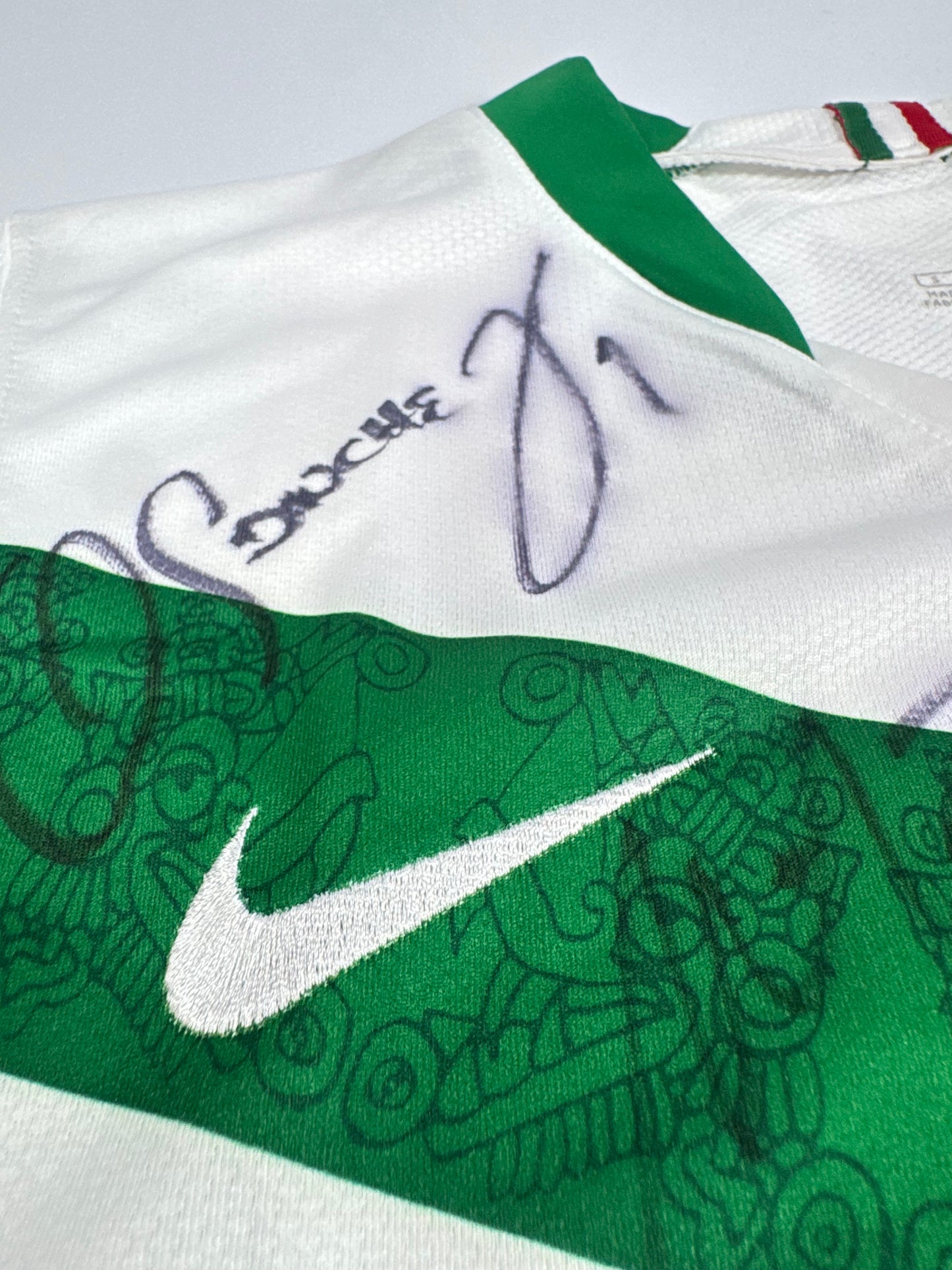 2006 WORLD CUP NIKE PLAYER ISSUE SIGNED MEXICO AWAY JERSEY (UTILERIA) (S)