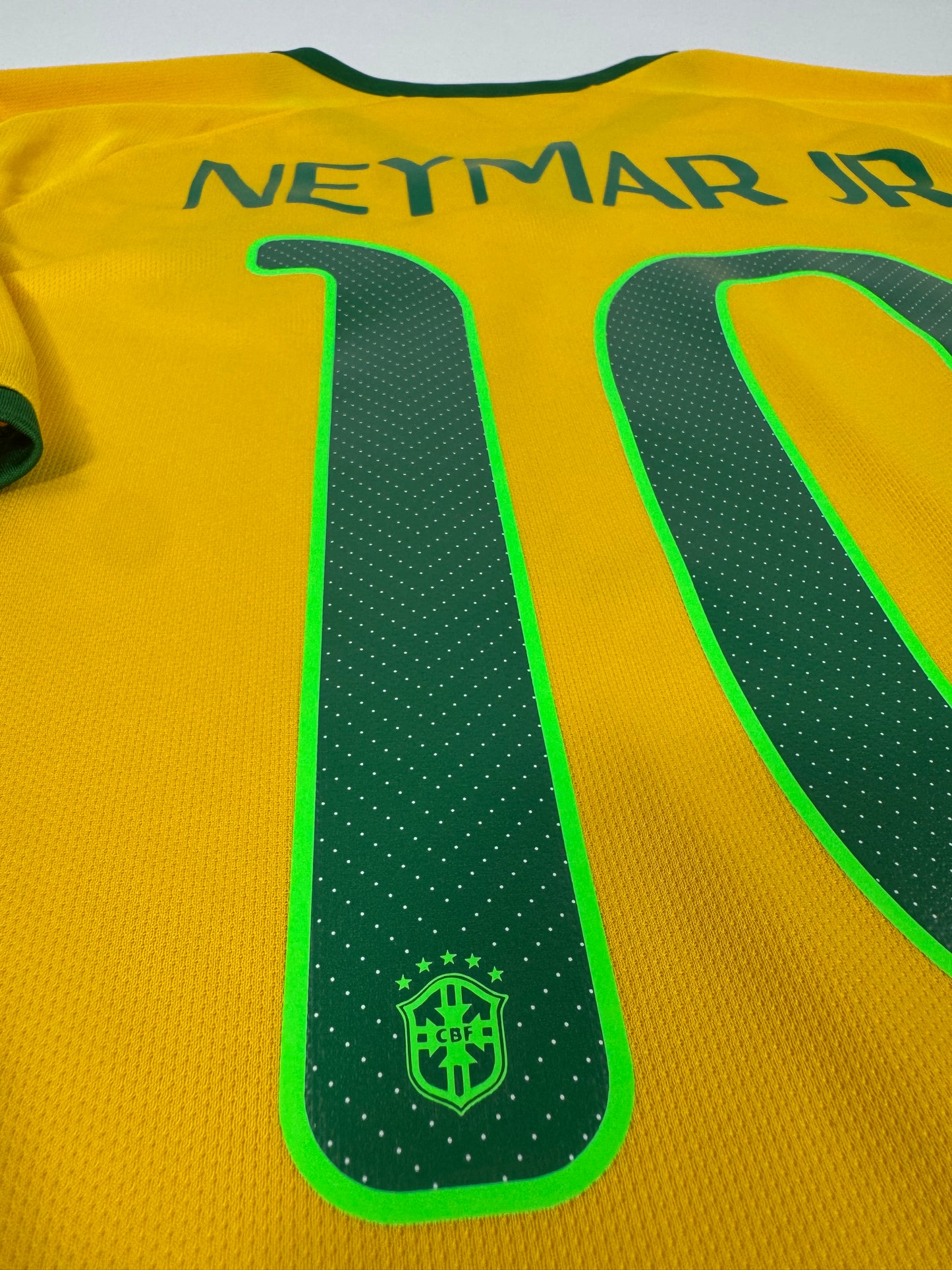2014 NIKE BRAZIL HOME JERSEY NEYMAR JR 10 (LARGE)
