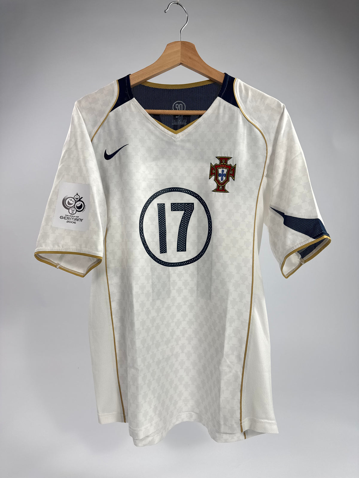 2004/05 NIKE T90 PORTUGAL AWAY JERSEY CRISTIANO RONALDO 17 (M)