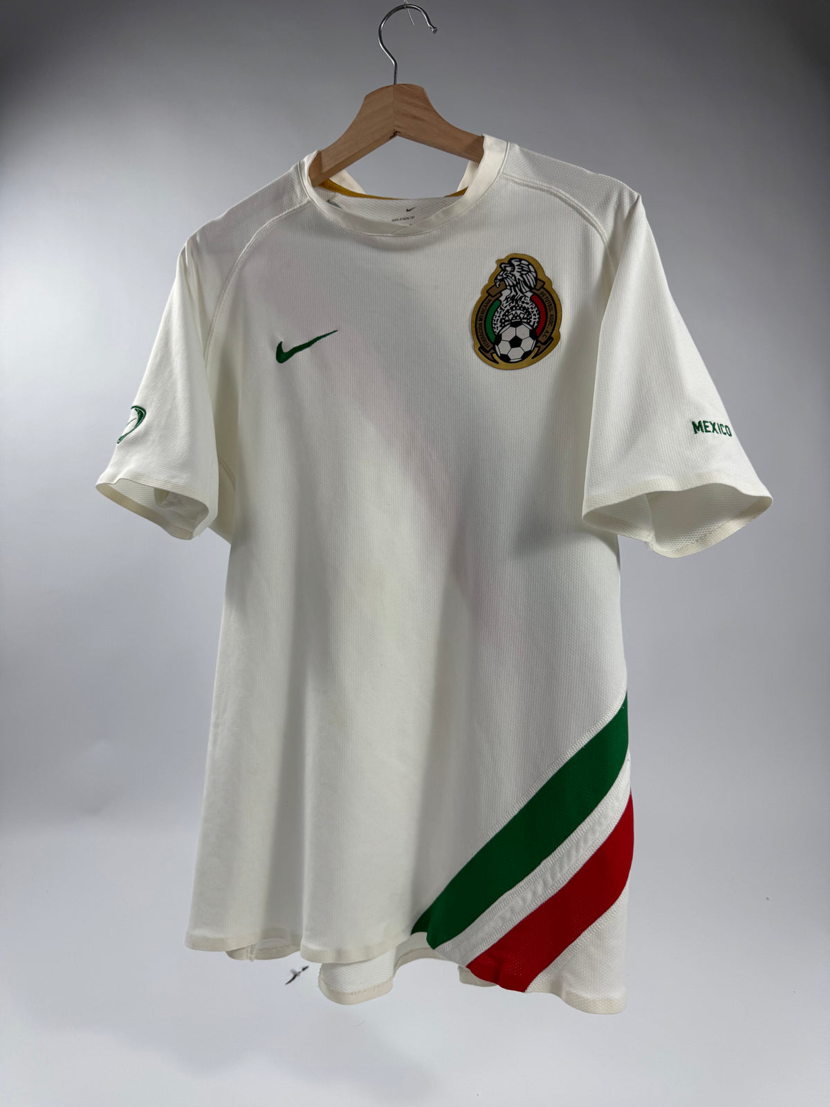 2006 NIKE MEXICO TRANING JERSEY UTILERIA TEAM ISSUE (L)