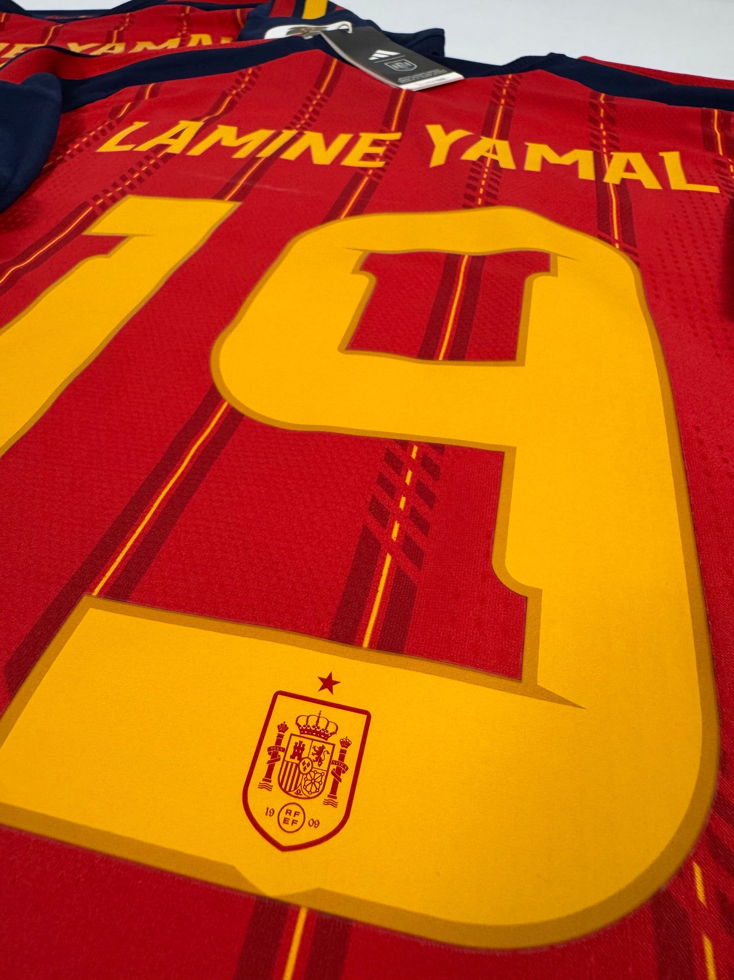 2026 ADIDAS SPAIN AUTHENTIC PLAYER VERSION HOME JERSEY LAMINE YAMAL 19 WORLD CUP FINAL (XL)