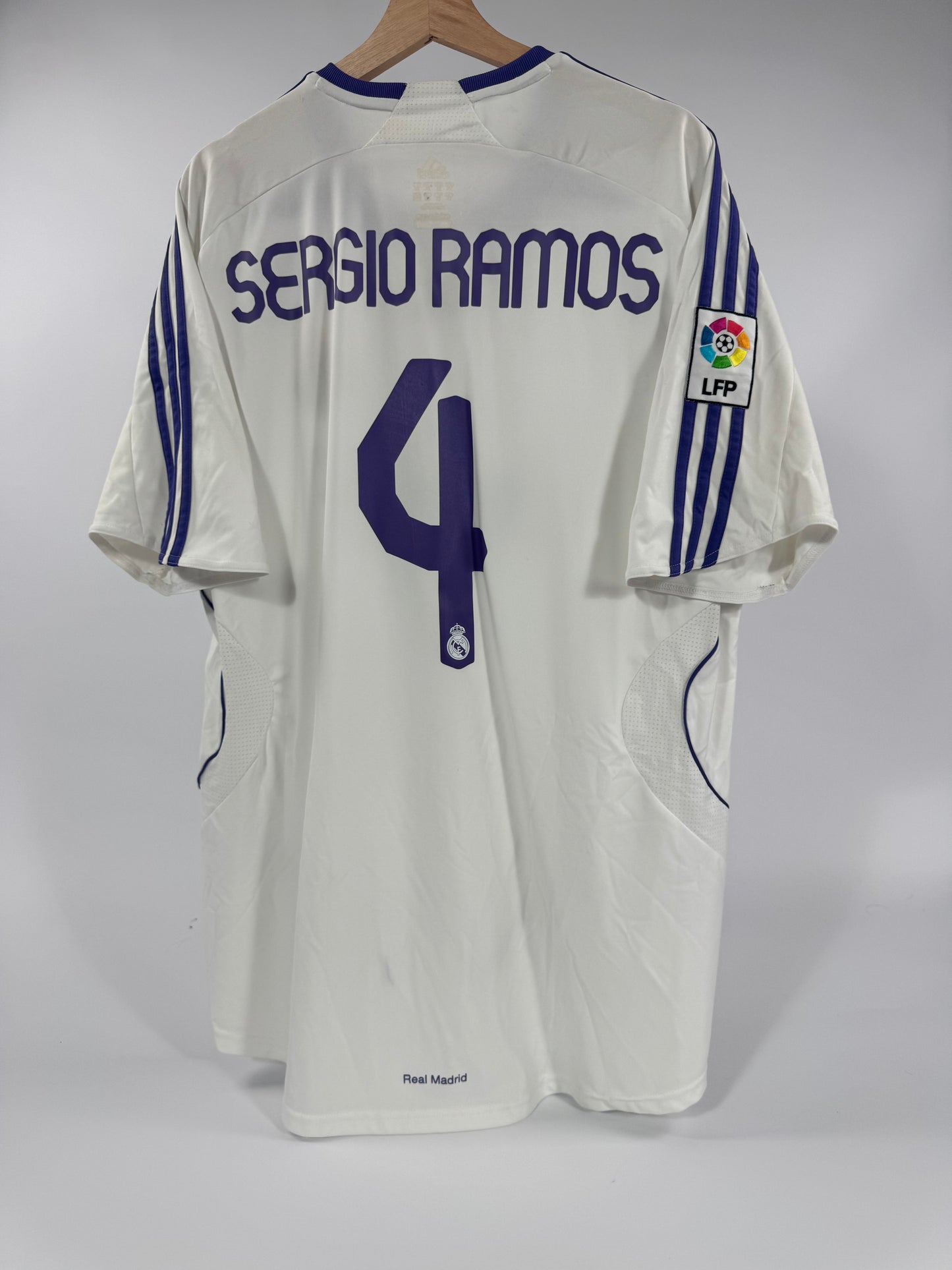 2007 ADIDAS REAL AMDRID HOME JERSEY SERGIO RAMOS 4 (XL)
