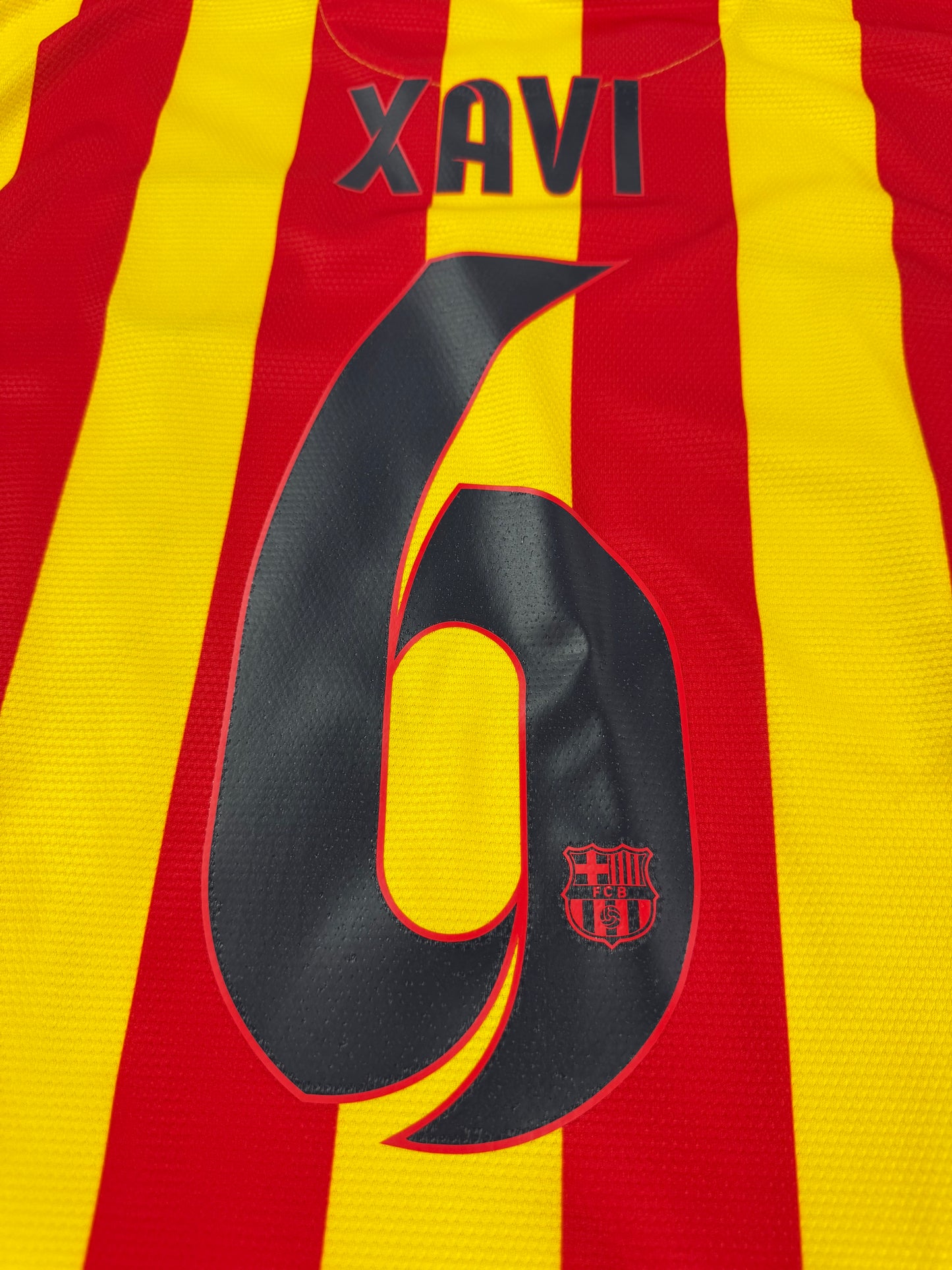 2013/14 NIKE FC BARCELONA AWAY JERSEY XAVI HERNANDEZ 6 (XL)