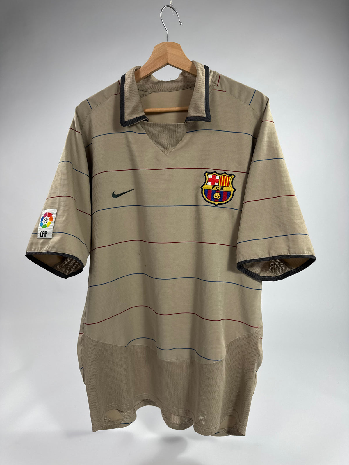 2003/04 NIKE FC BARCELONA AWAY JERSEY RONALDINHO 10 (XL)