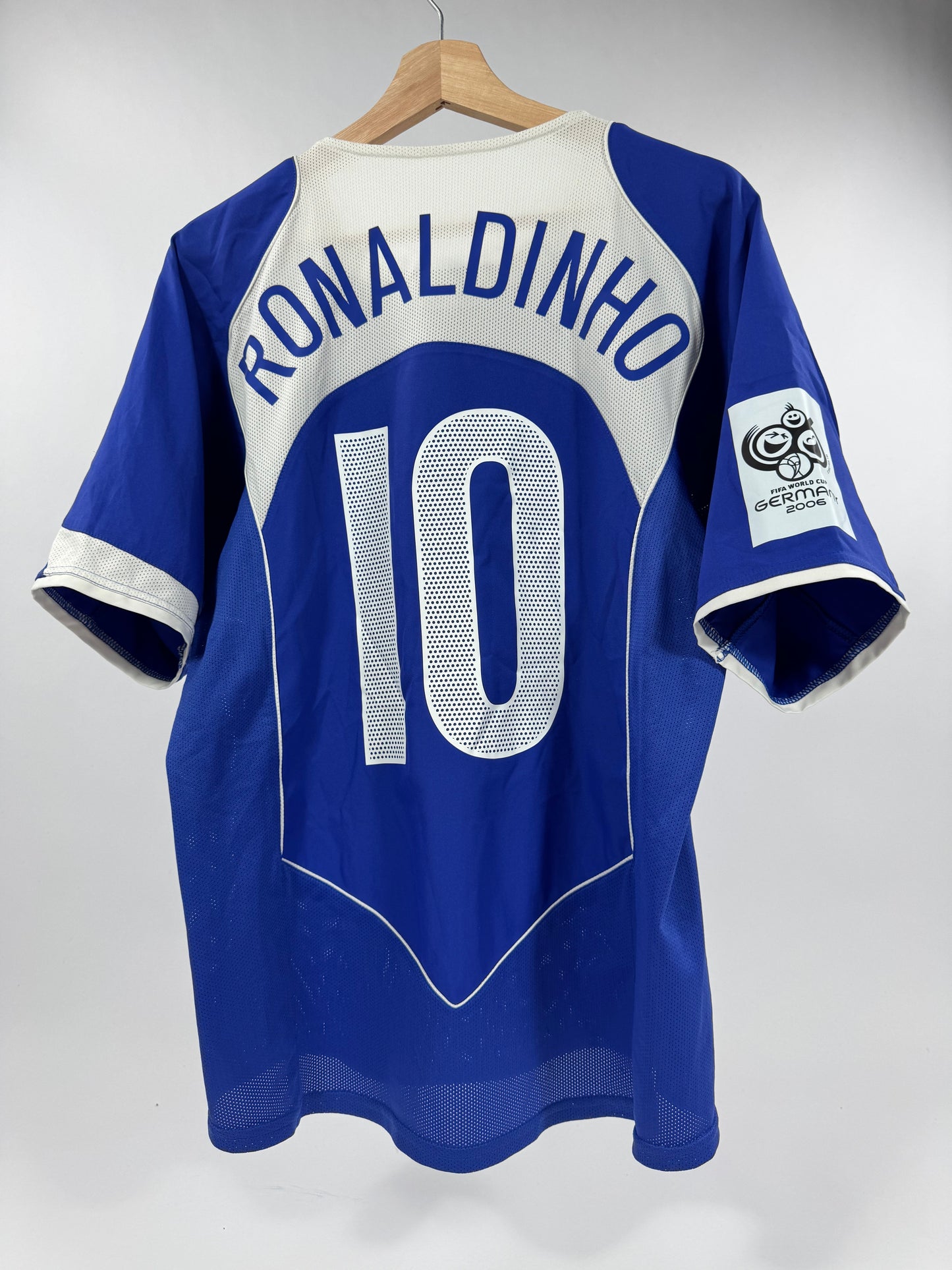 2004/05 NIKE T90 BRAZIL AWAY JERSEY RONALDINHO 10 (M)