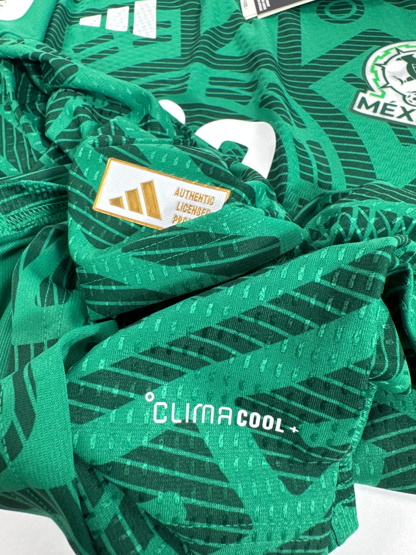 2026 ADIDAS MEXICO WORLD CUP HOME JERSEY LONG SLEEVE GILBERTO MORA 19 (XL) PLAYER VERSION