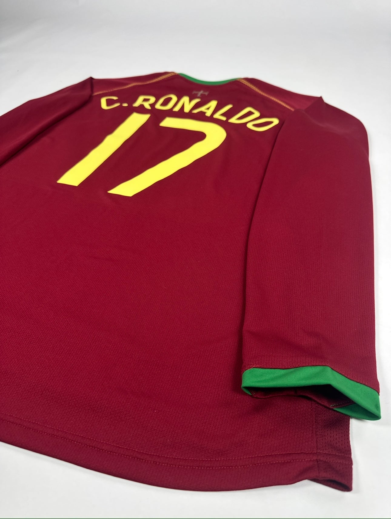 2006 NIKE PORTUGAL LONG SLEEVE HOME KIT CRISTIANO RONALDO 17-(XL)
