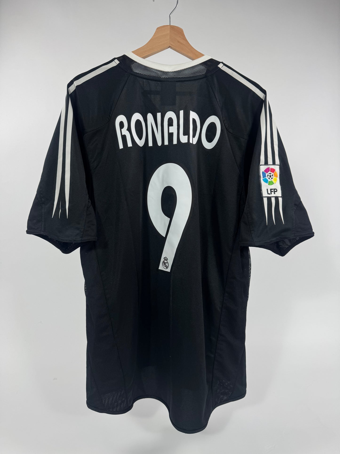 04/05 ADIDAS REAL MADRID AWAY JERSEY R9 RONALDO NAZARIO 9 (L)