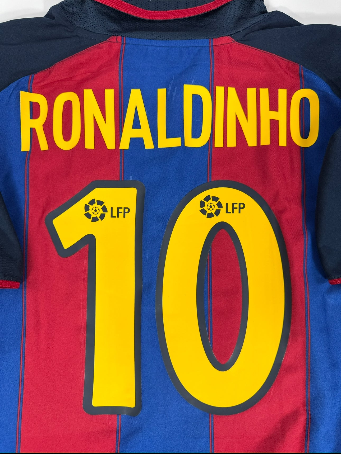 2003 NIKE FC BARCELONA HOME JERSEY RONALDINHO 10 (L)