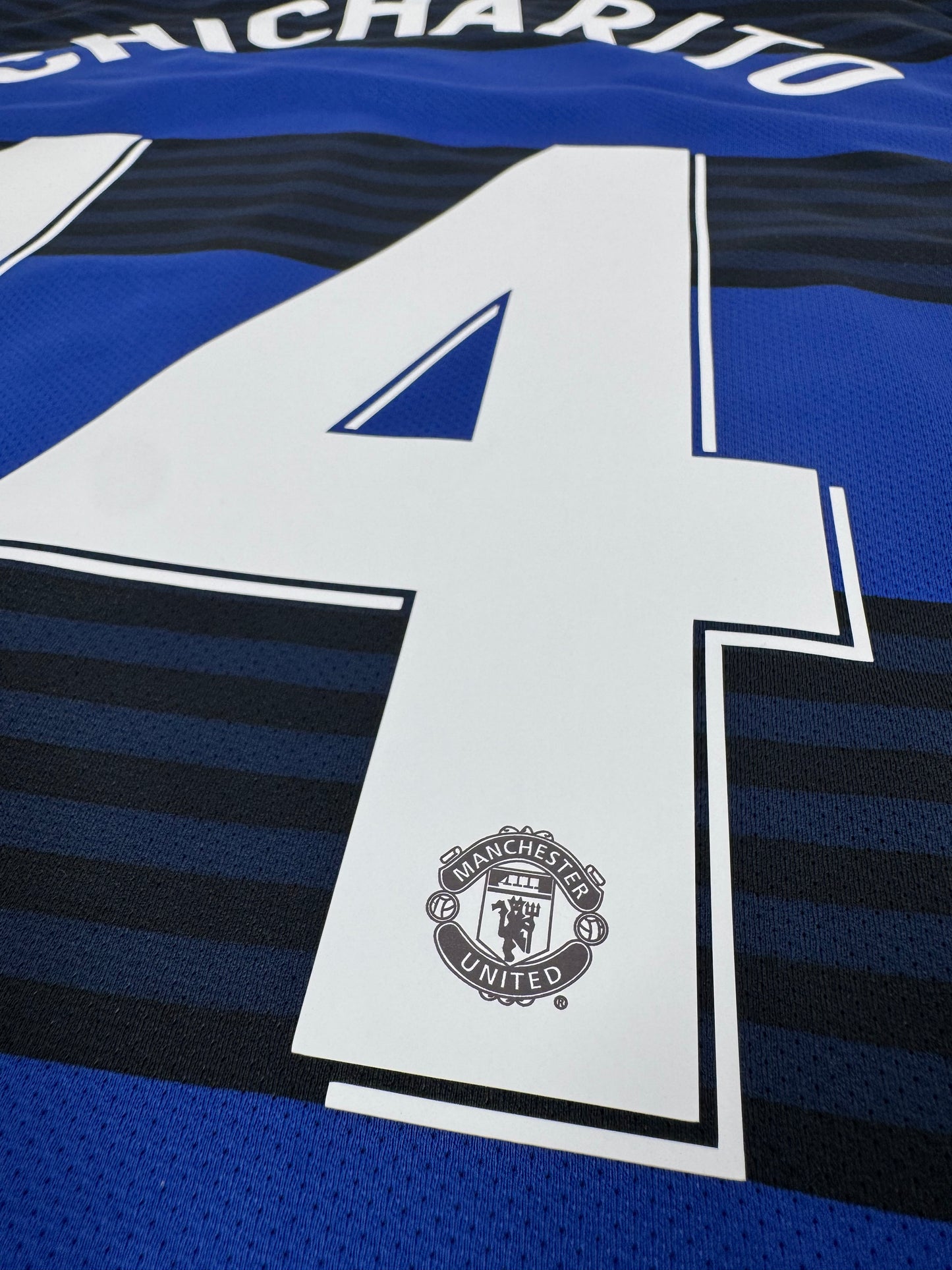 2011/12 NIKE MANCHESTER UNITED AWAY JERSEY CHICHARITO 14 (L)