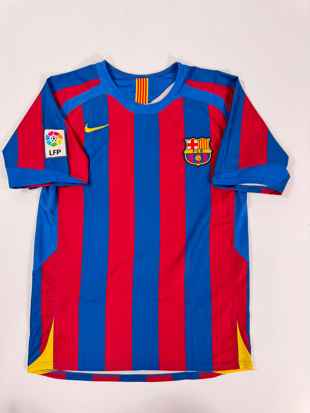 2005/06 NIKE T90 FC BARCELONA HOME JERSEY RONALDINHO 10 (S)