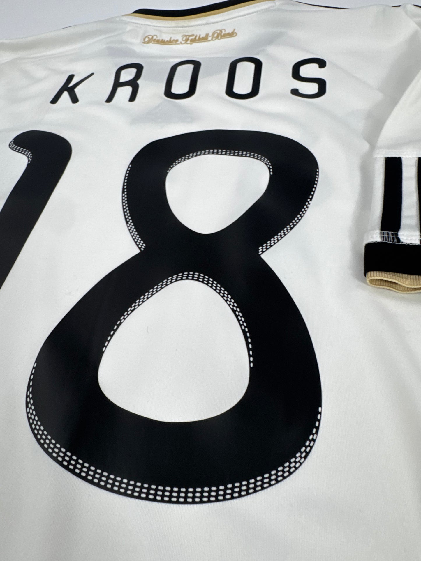 2010 ADIDAS GERMANY HOME JERSEY KROOS 18 (L)