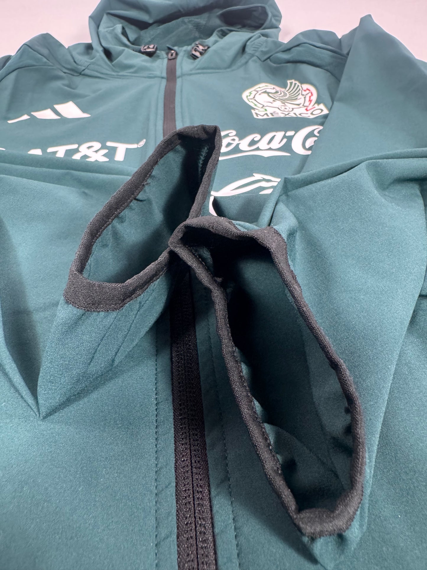 2026 ADIDAS MEXICO TEAM ISSUE (UTILERIA) FULL ZIP WINDBREAKER JACKET (L)