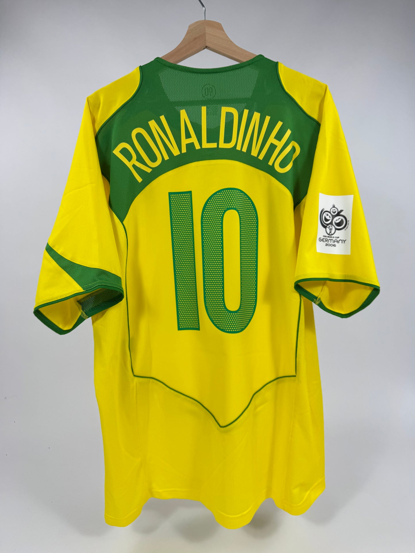 2004/05 NIKE T90 Brazil Home Jersey RONALDINHO 10-(XL)