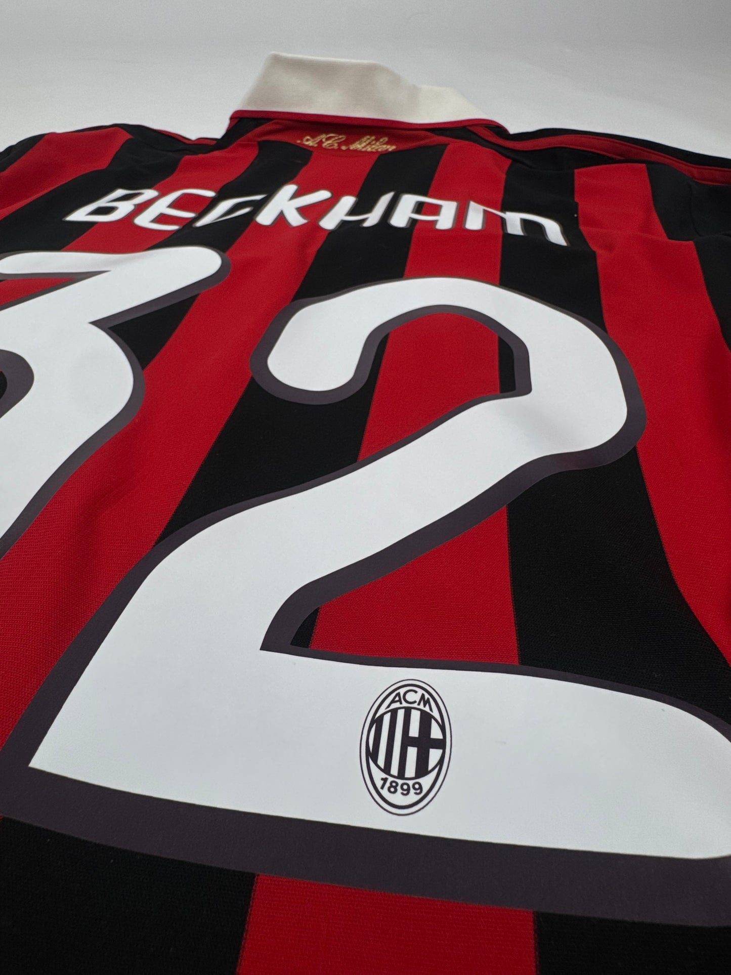 2009 ADIDAS AC MILAN HOME JERSEY BECKHAM 32-(M)