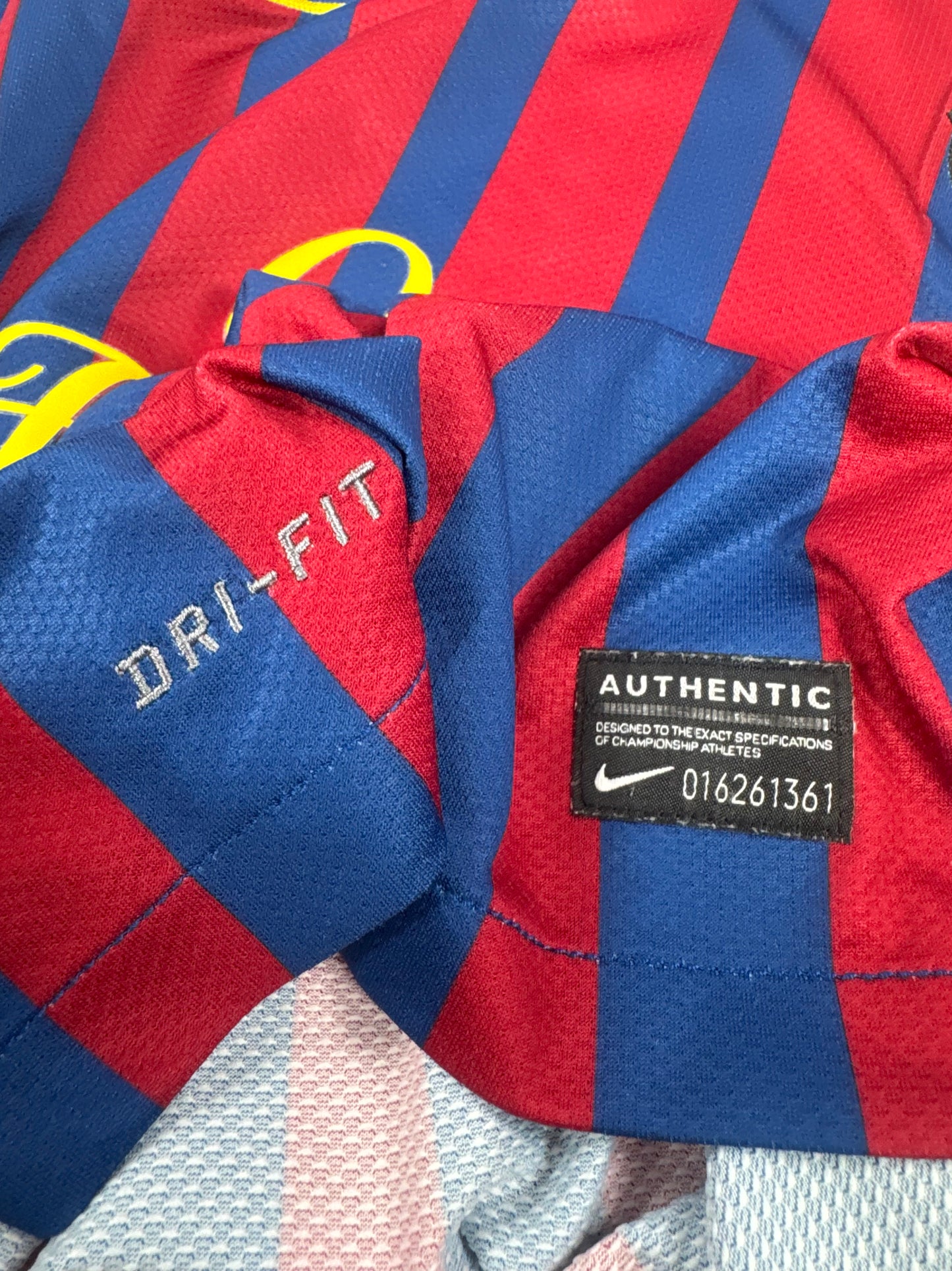 2011/12 FC BARCELONA HOME UNIFORM FULL KIT SHIRT+SHORTS MESSI 10 -(M)